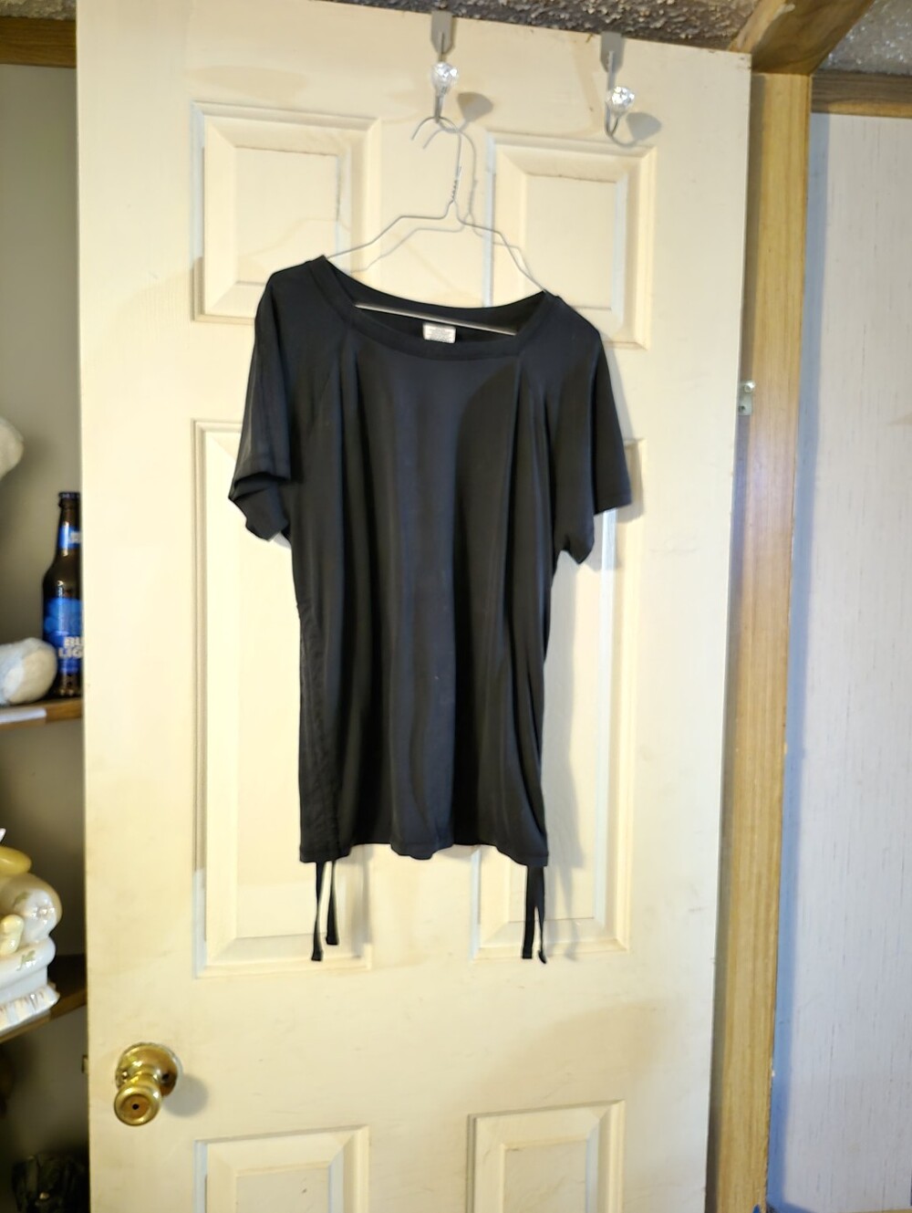 Women’s Black Short-Sleeve Drawstring Hem Tee